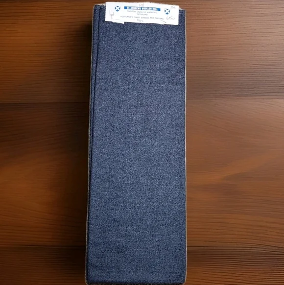 Vintage Scottish Tweed 1 Yard St Andrews Woollen Mill Charcoal Wool Fabric - Picture 8 of 8